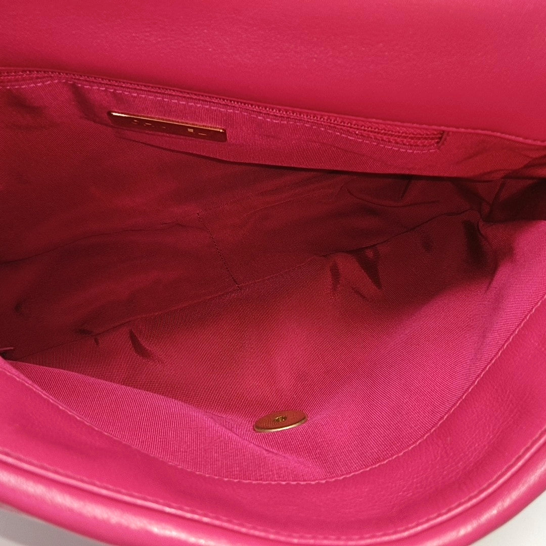 CHANEL 19 Large Quilted Lambskin Red