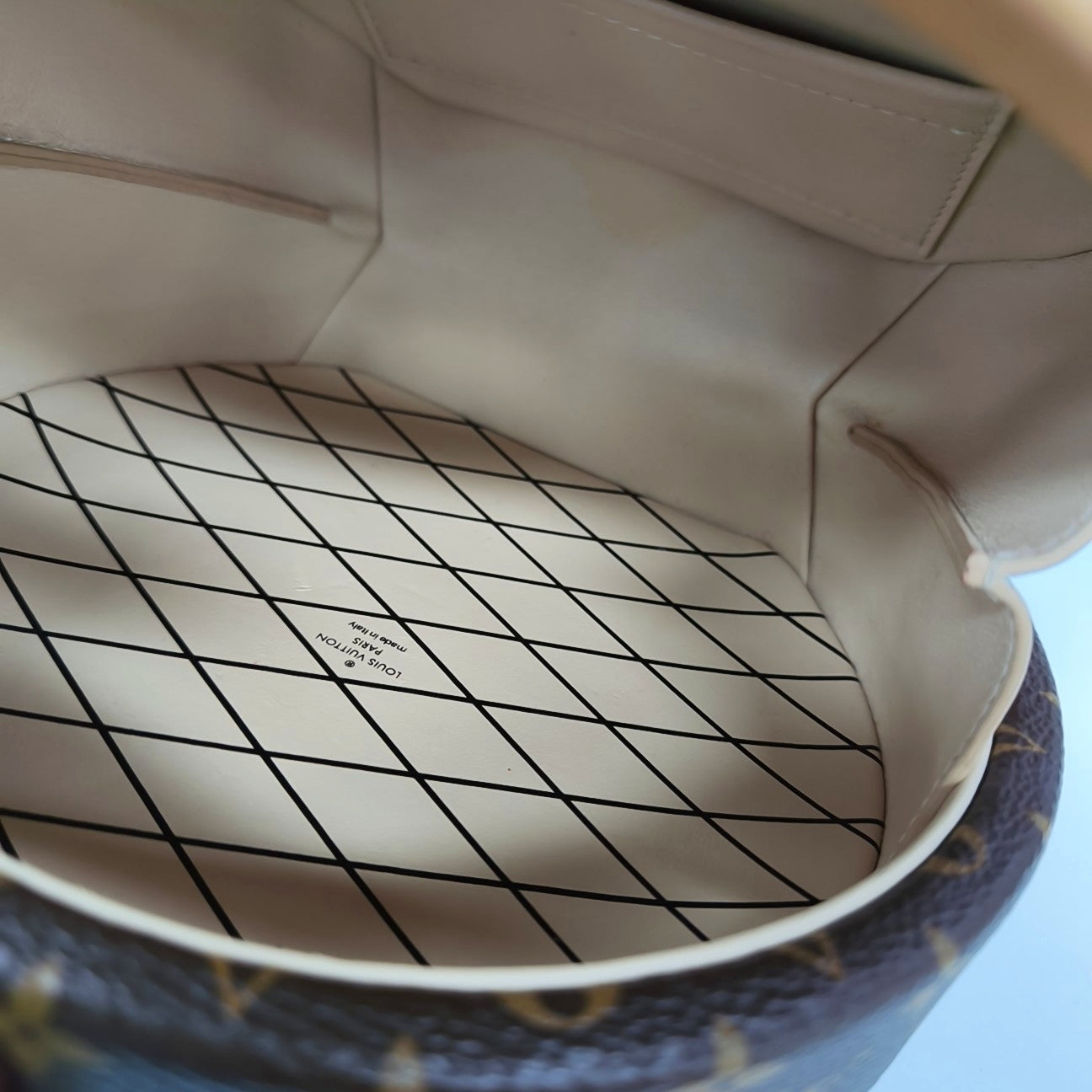 BOITE CHAPEAU PM Monogram Coated Canvas Brown