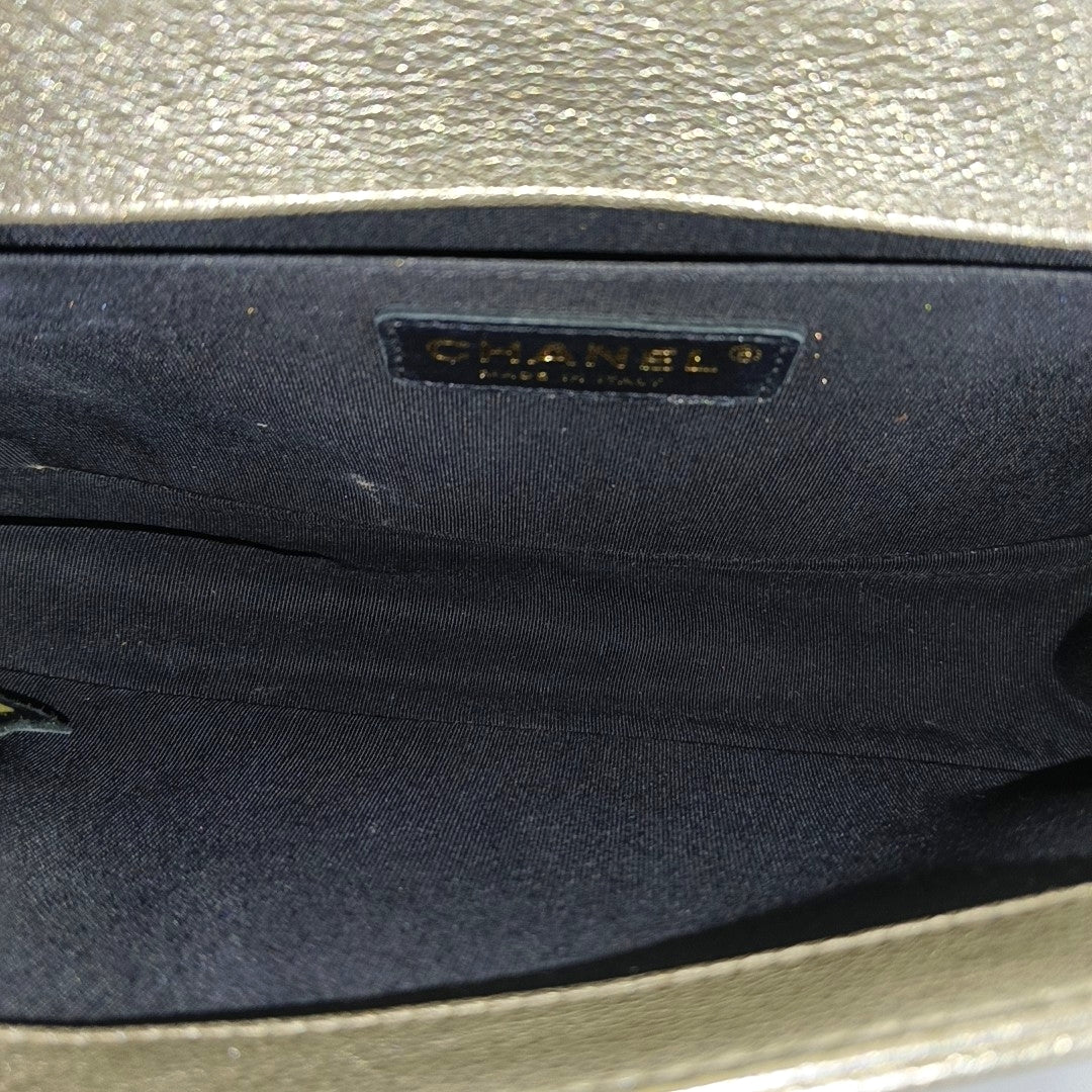 Authenticated pre-owned  BOY CHANEL Medium Calfskin Black - Crossbody Bag at Looply