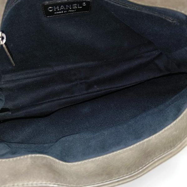 Bolso de Hombro Acolchado de Piel de Becerro Gris