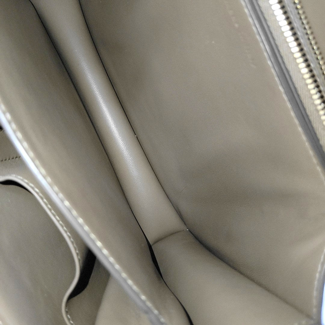 CLASSIC BOX Medium Calfskin Beige