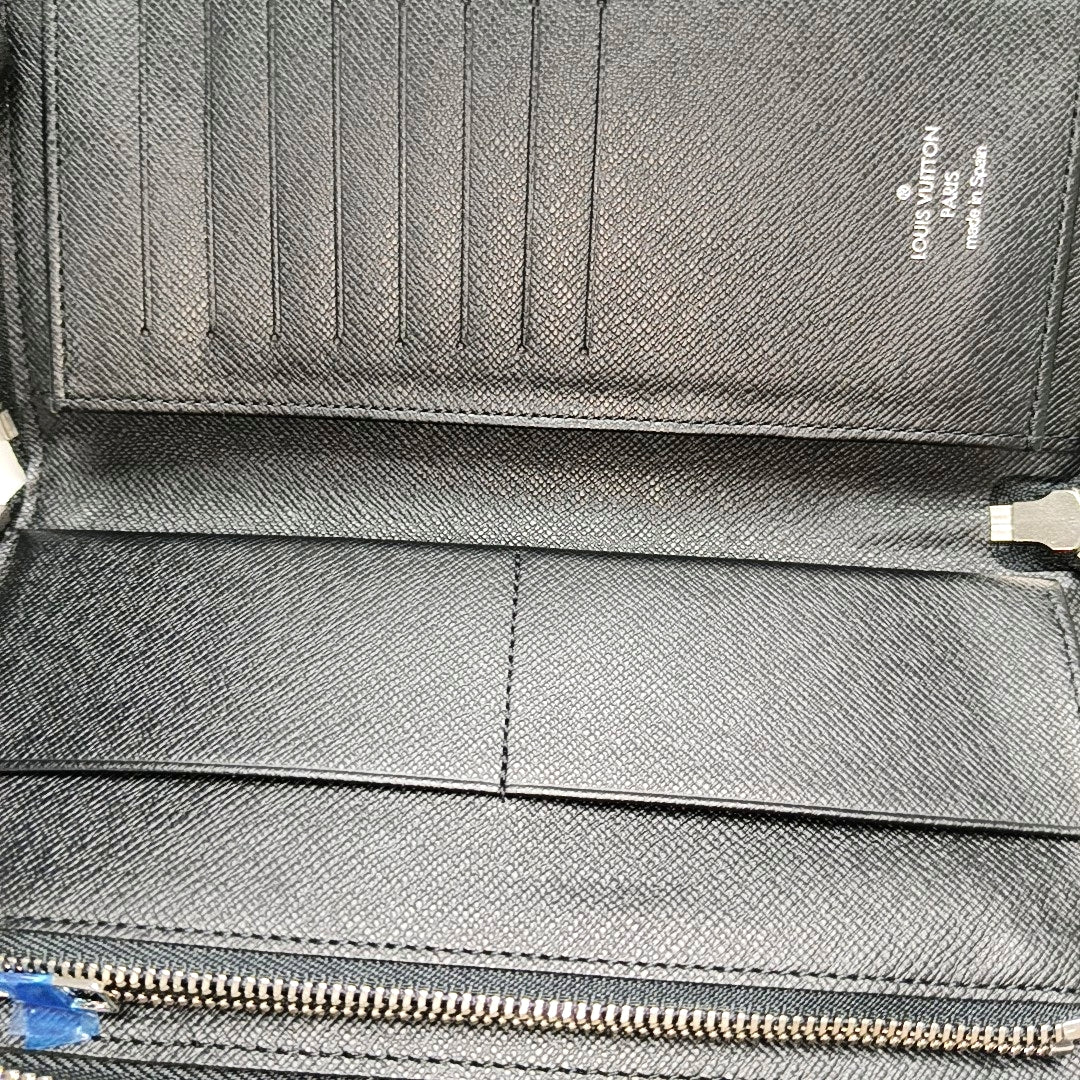 ZIPPY Damier Graphite Coated Canvas Gray Wallet
