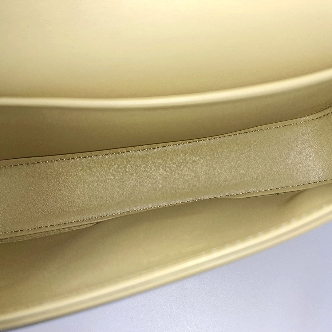 TRIOMPHE Small Calfskin Yellow
