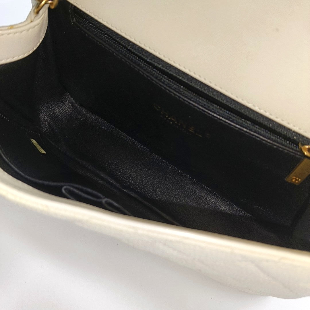 Authenticated pre-owned  FILIGREE Quilted Grained Calfskin White - Crossbody Bag at Looply