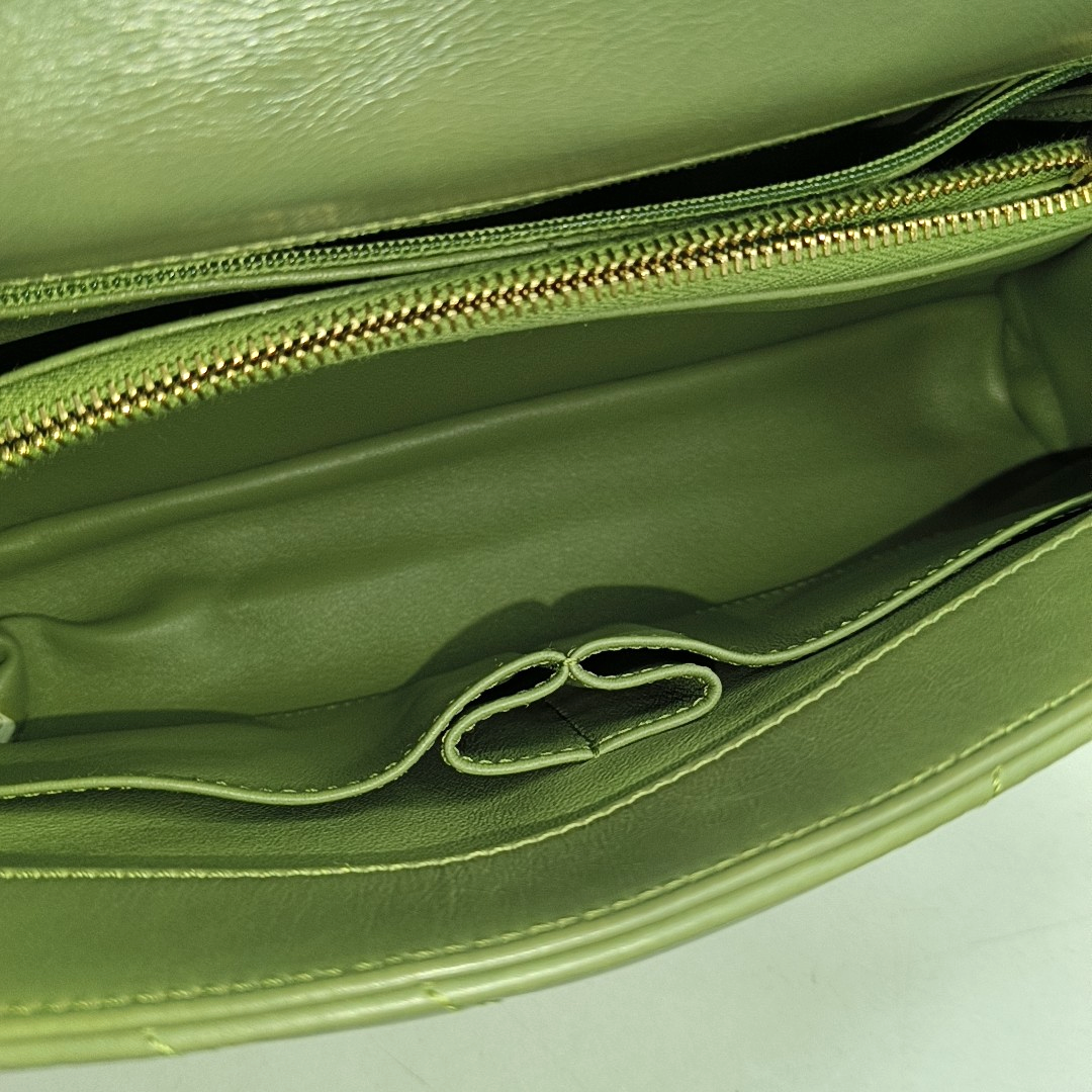 COCO HANDLE Medium Chevron, Quilted Calfskin Green