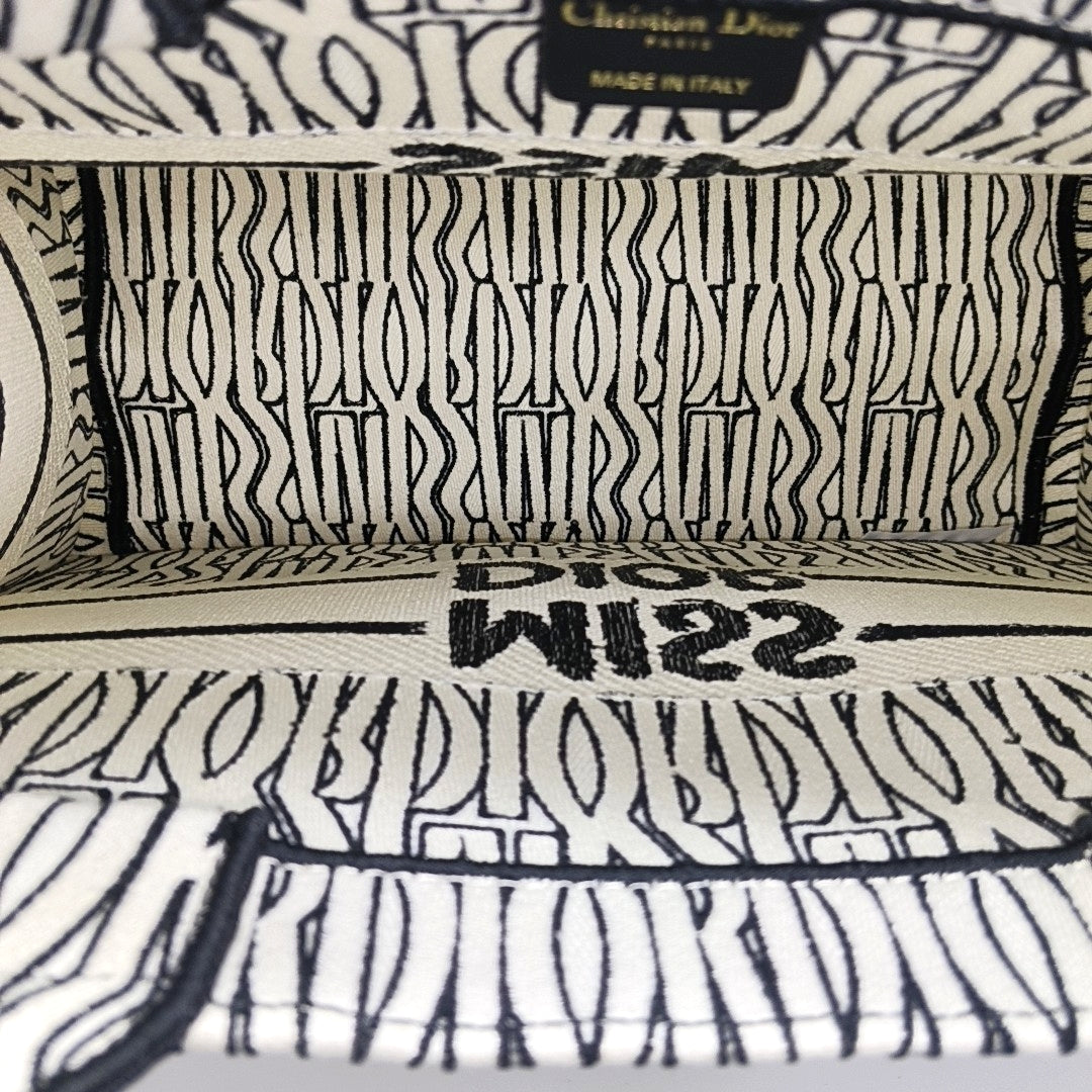 Book Tote Medium Canvas White
