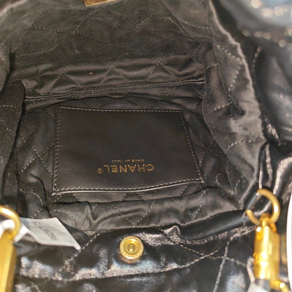 CHANEL 22 Mini Quilted Calfskin Black