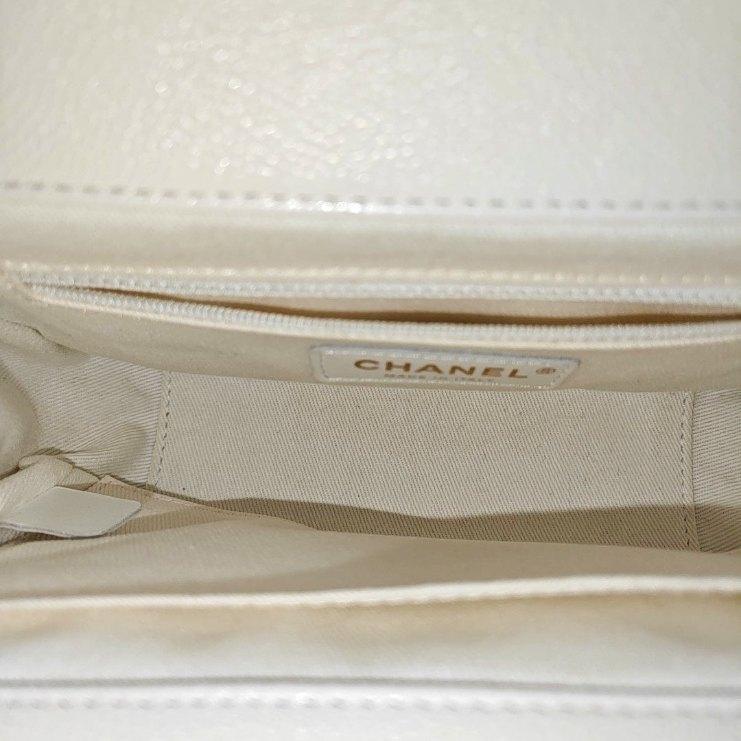 BUSINESS AFFINITY Small Quilted Grained Calfskin White
