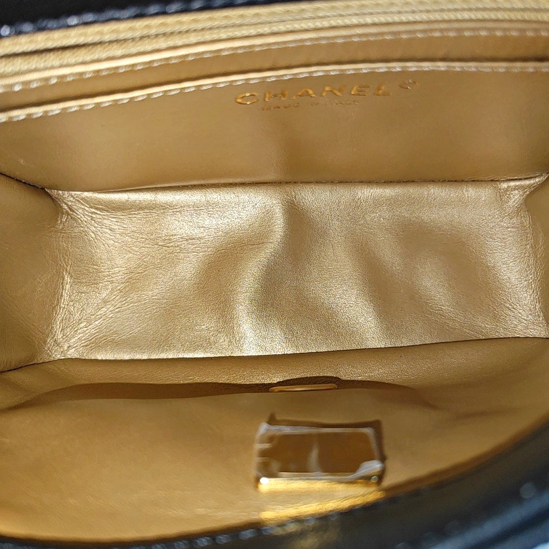 CLASSIC FLAP Mini Quilted Lambskin Black