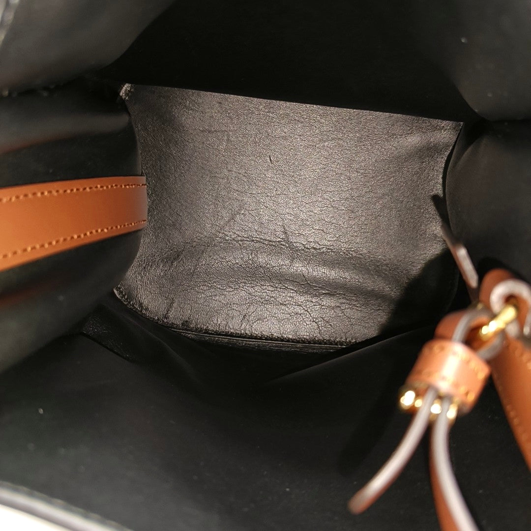 Peggy Small Calfskin Black