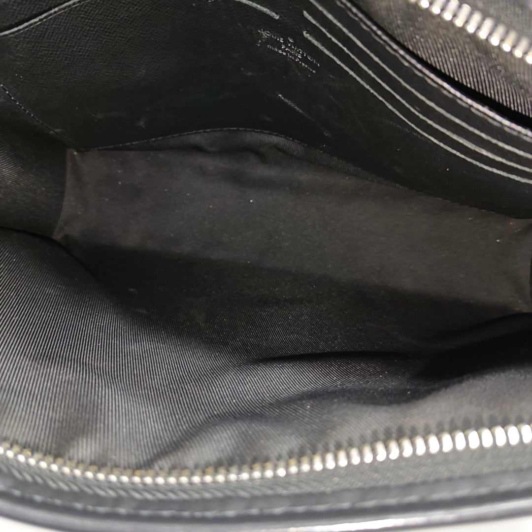 Pochette Voyag MM Damier Graphite Coated Canvas Gray