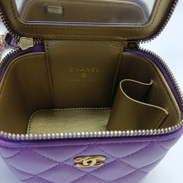 VANITY CASE Small Quilted Lambskin Purple