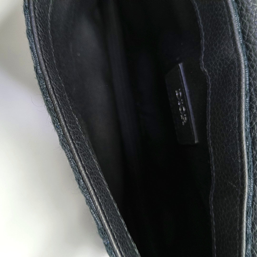 Saddle Small Oblique Canvas Black