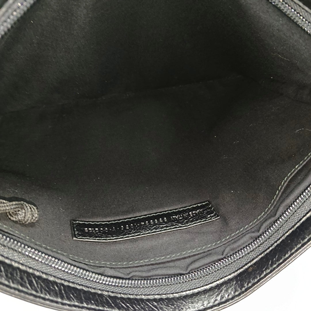 Authenticated pre-owned  Ville Calfskin Black - Clutch at Looply