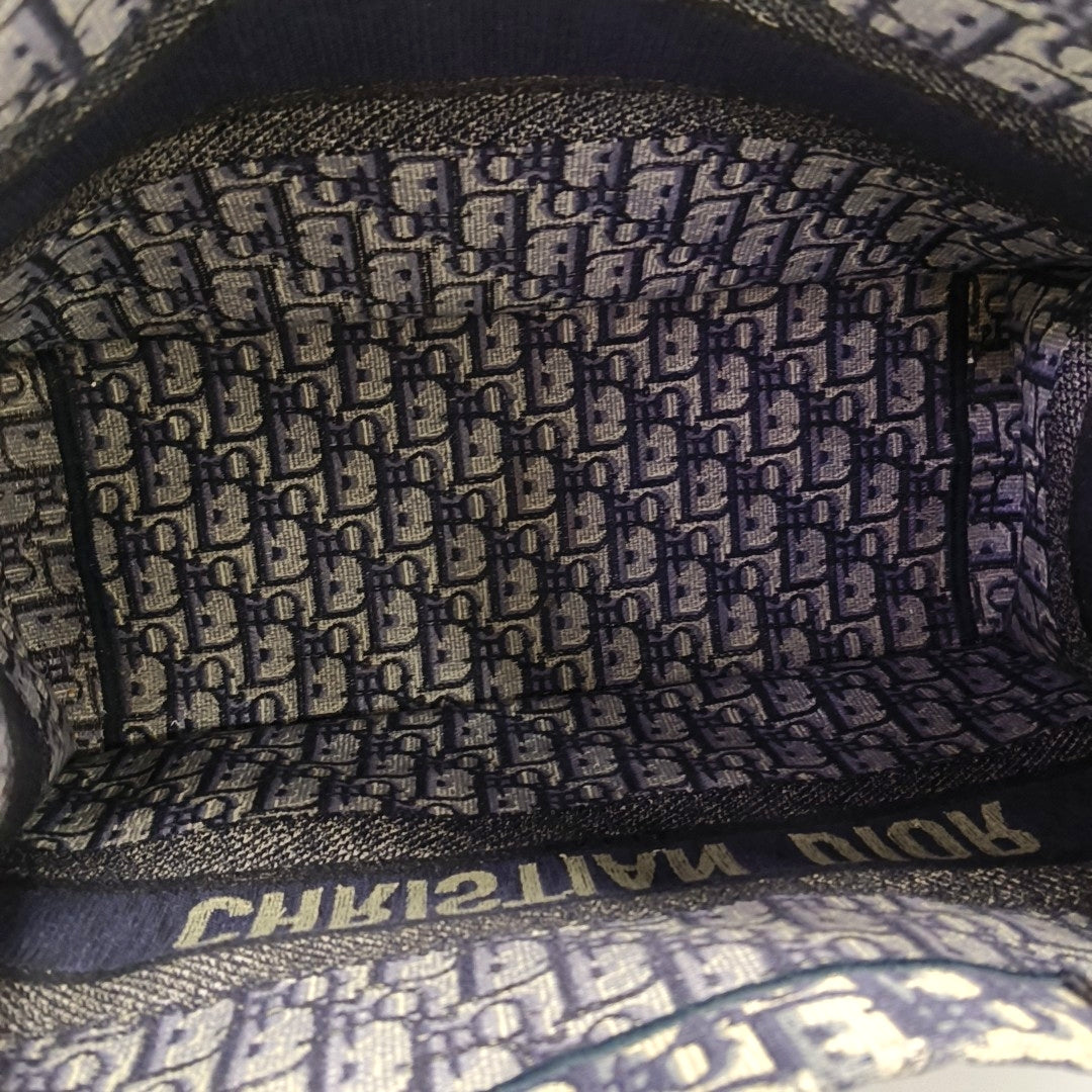 Authenticated pre-owned  Book Tote Medium Canvas Blue - Tote Bag at Looply