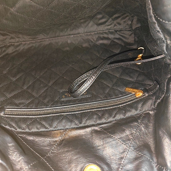 CHANEL 22 Small Quilted Calfskin Black