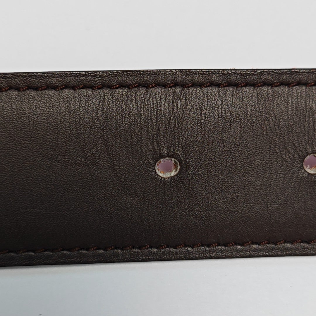 Cinturón de cuero marrón oscuro
