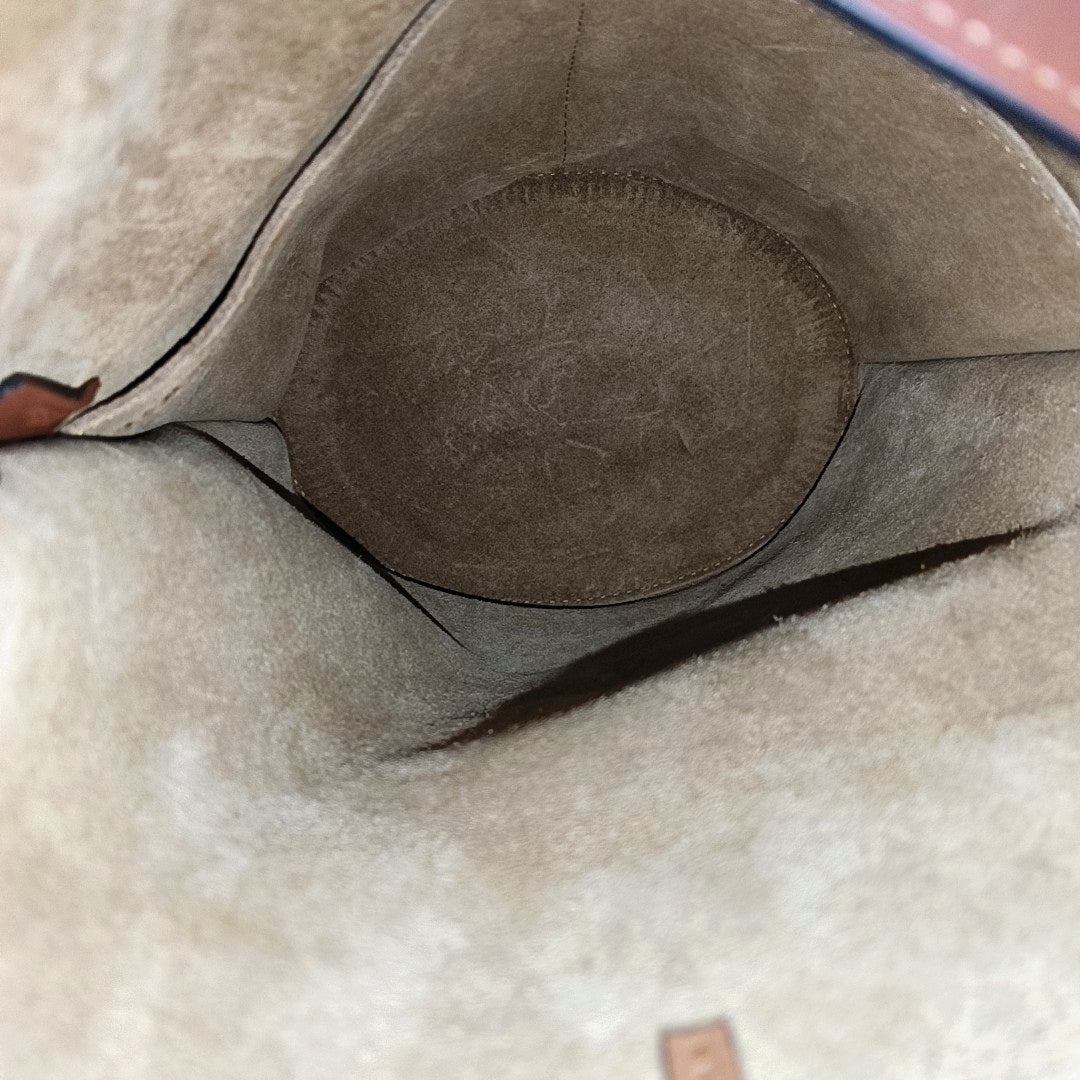 Authenticated pre-owned  Gate Calfskin Brown - Bucket Bag at Looply