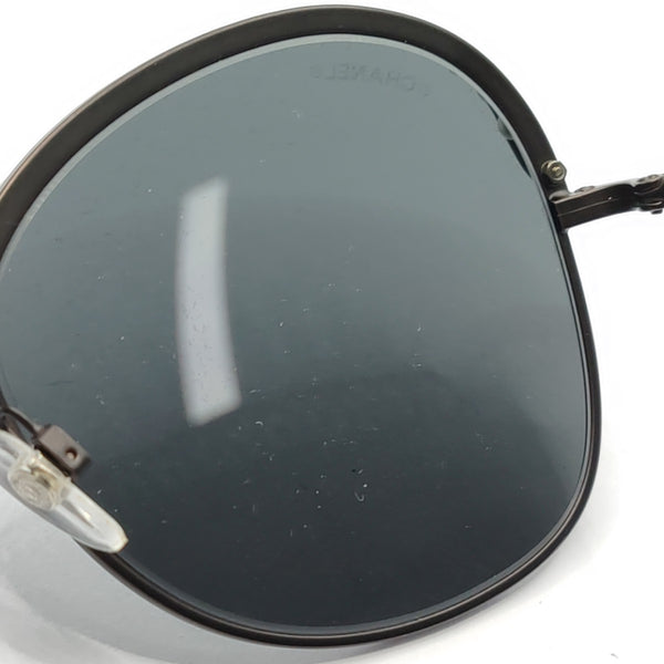 Gafas de sol negras sintéticas