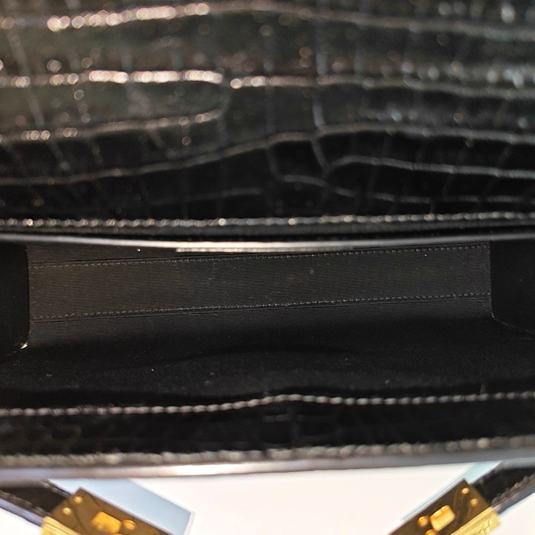 MANHATTAN Small Calfskin Black