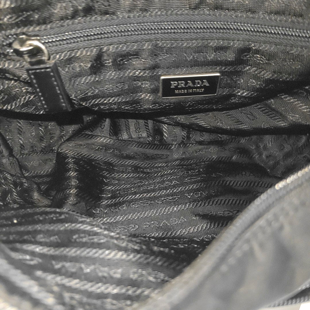 Vela Messenger Bag Nylon Black