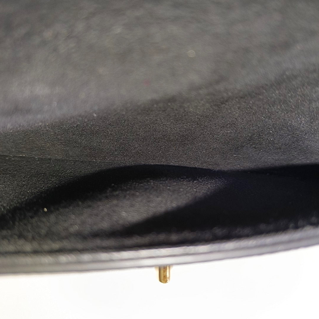 Authenticated pre-owned  LOCKME Calfskin Black - Shoulder Bag at Looply