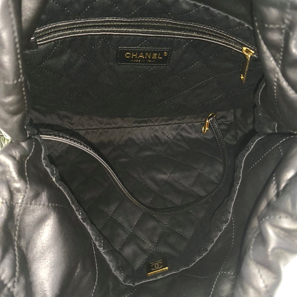 CHANEL 22 Small Quilted Calfskin Black