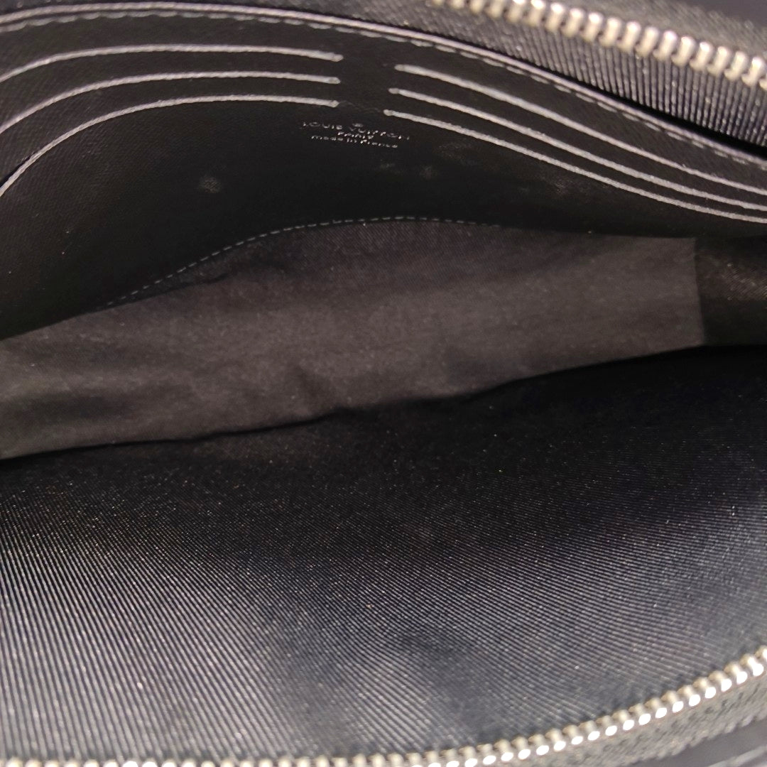 Pochette Voyag MM Damier Graphite Coated Canvas Gray
