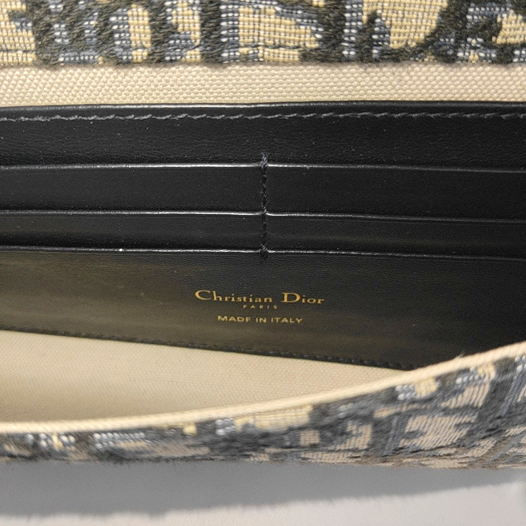 Authenticated pre-owned  Bobby Monogram Canvas Beige - Shoulder Bag at Looply
