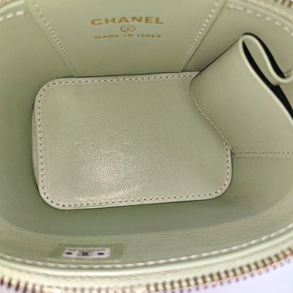 VANITY CASE Mini Quilted Grained Calfskin Green
