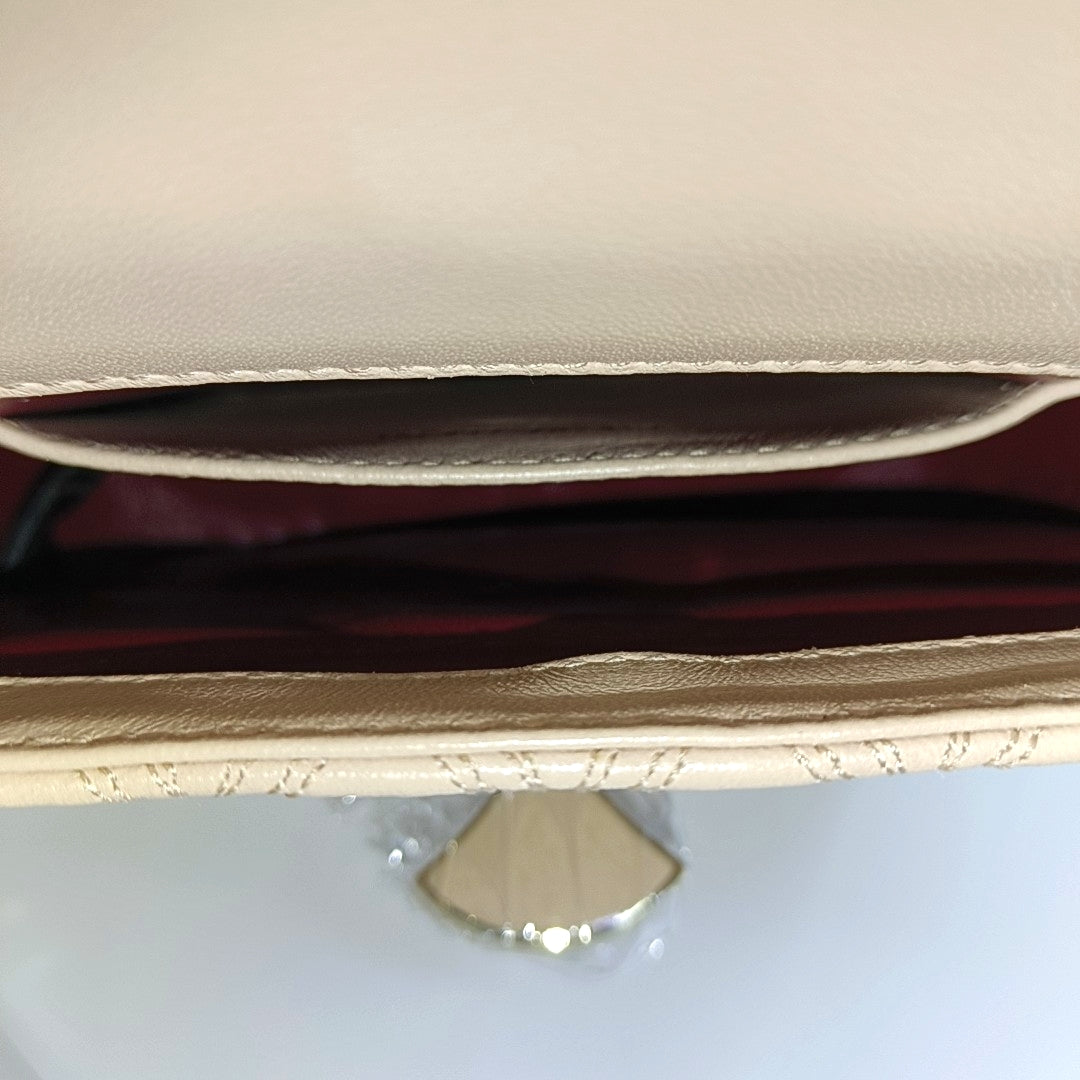 DIVAS' DREAM Calfskin Pink