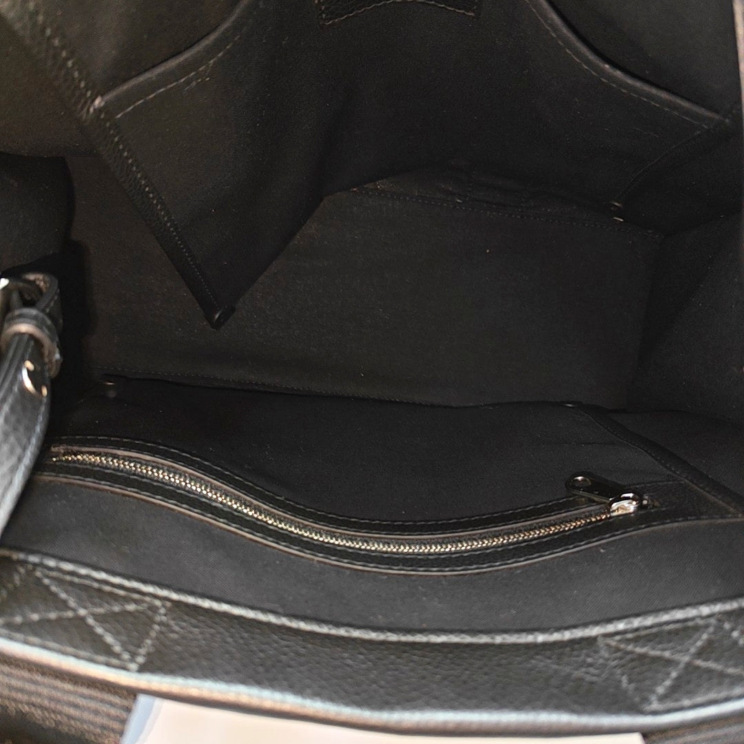 Calfskin Shoulder Bag Medium Black
