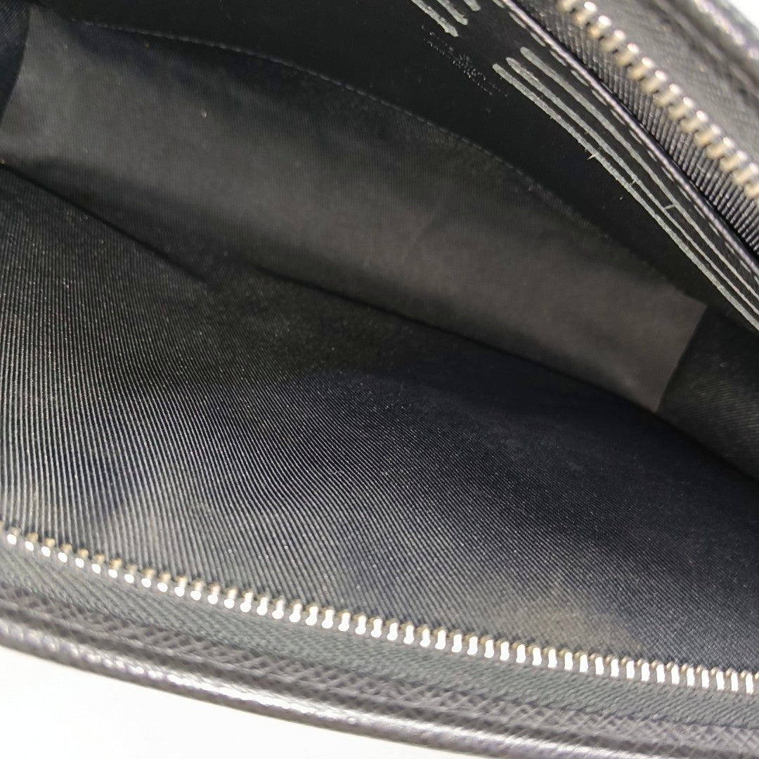 Pochette Voyag MM Calfskin Black