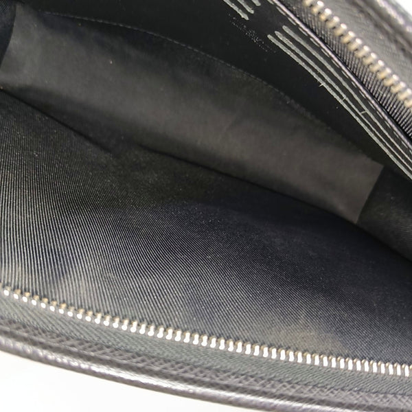 Pochette Voyag MM Calfskin Black