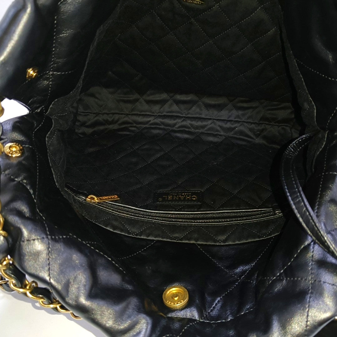 CHANEL 22 Small Quilted Calfskin Black