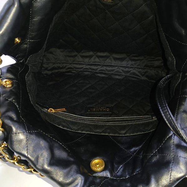 CHANEL 22 Small Quilted Calfskin Black