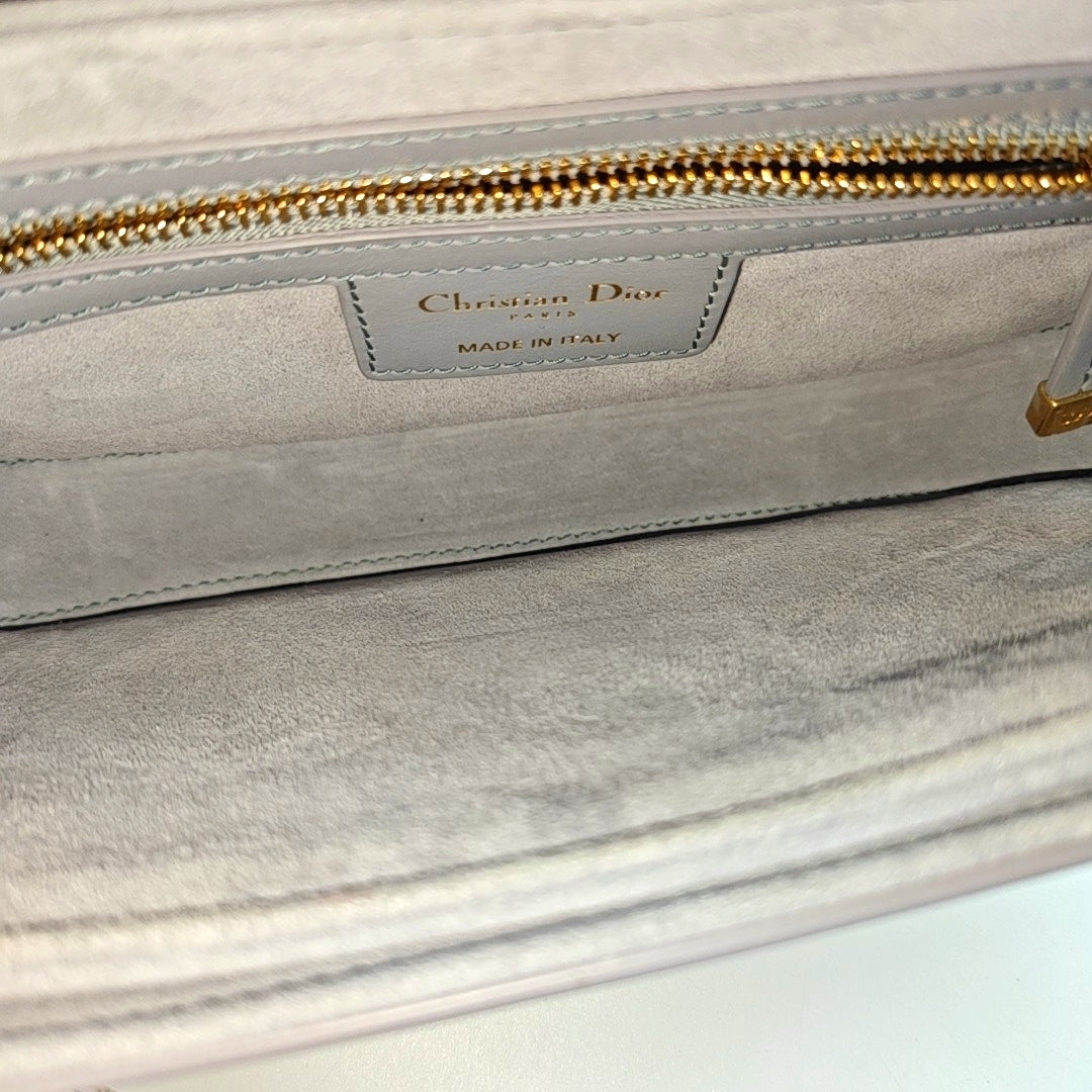 Bobby Medium Calfskin Blue