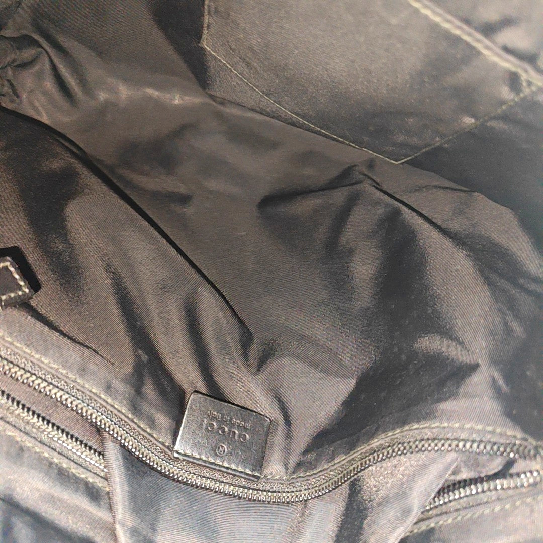Authenticated pre-owned  Messenger Fabric Black - Shoulder Bag at Looply
