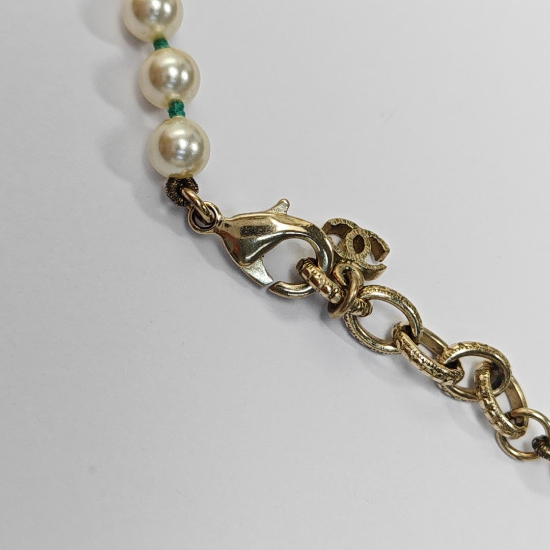 Faux Pearl White Necklace