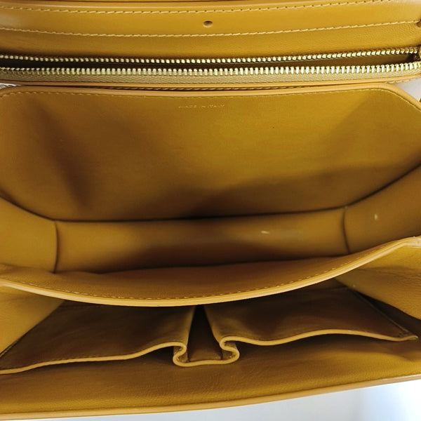 CLASSIC BOX Medium Calfskin Yellow