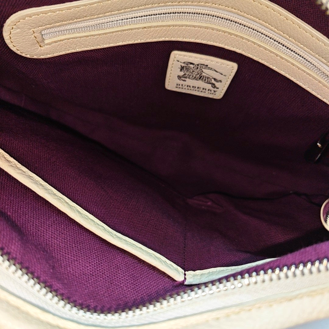 Larkin Canvas White
