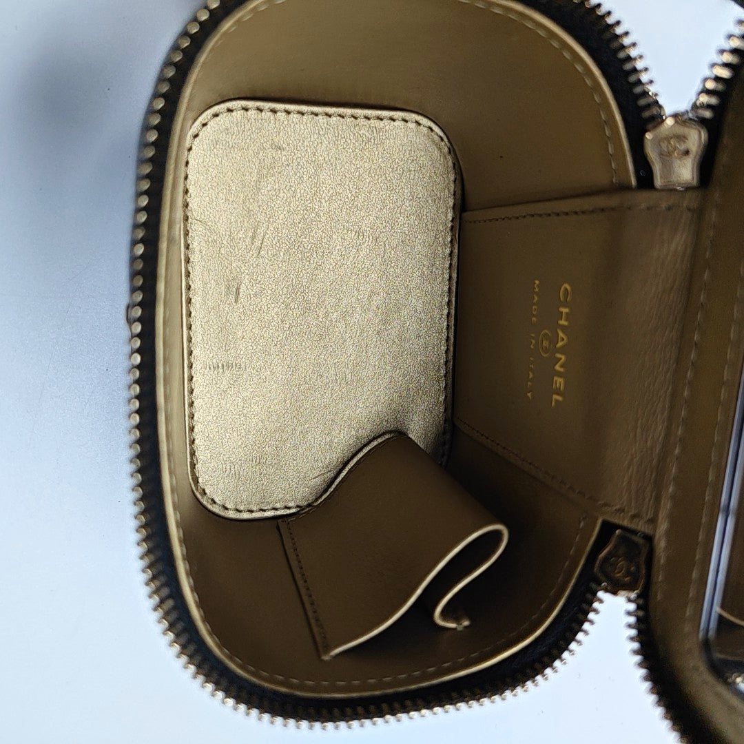 VANITY CASE Mini Quilted Lambskin Black
