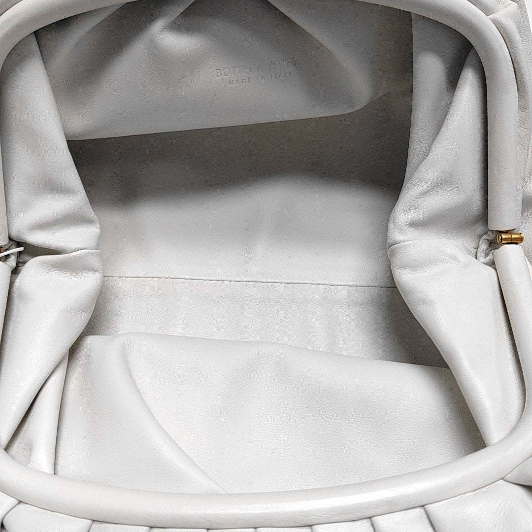 The Pouch Large Calfskin White