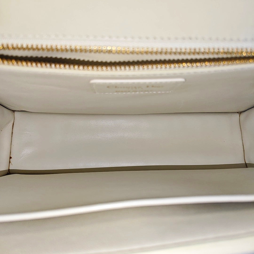 30 Montaigne Calfskin White