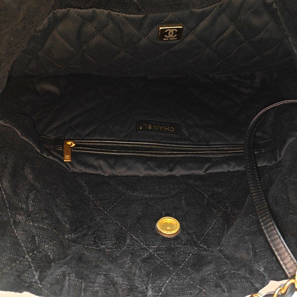 CHANEL 22 Small Quilted Velvet Black
