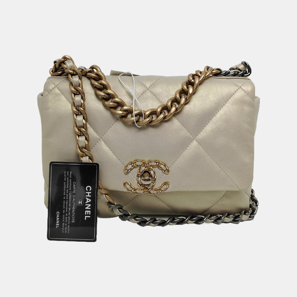 CHANEL 19 Pequeño Piel de Becerro Acolchada Metalizada