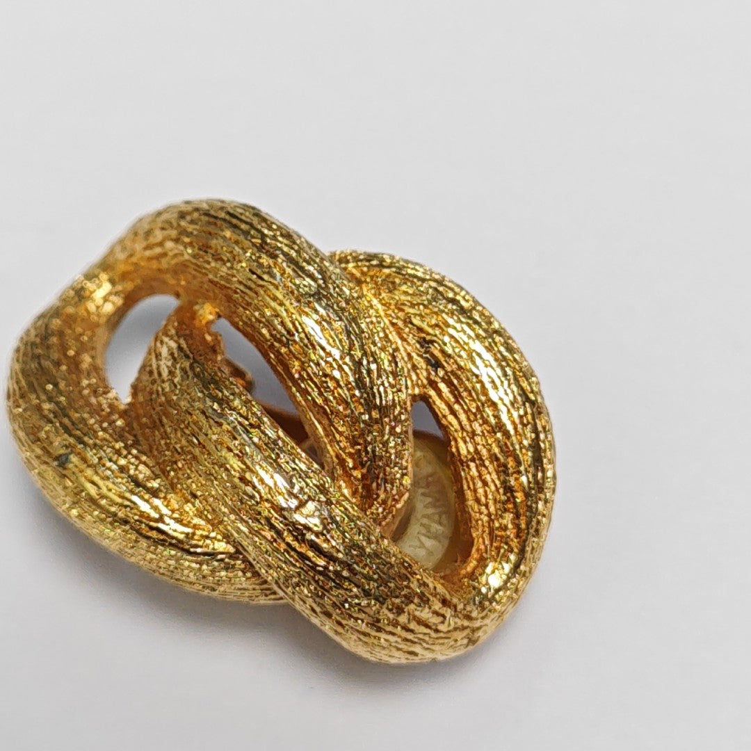 Twist Round Metal Gold Clip On Earrings
