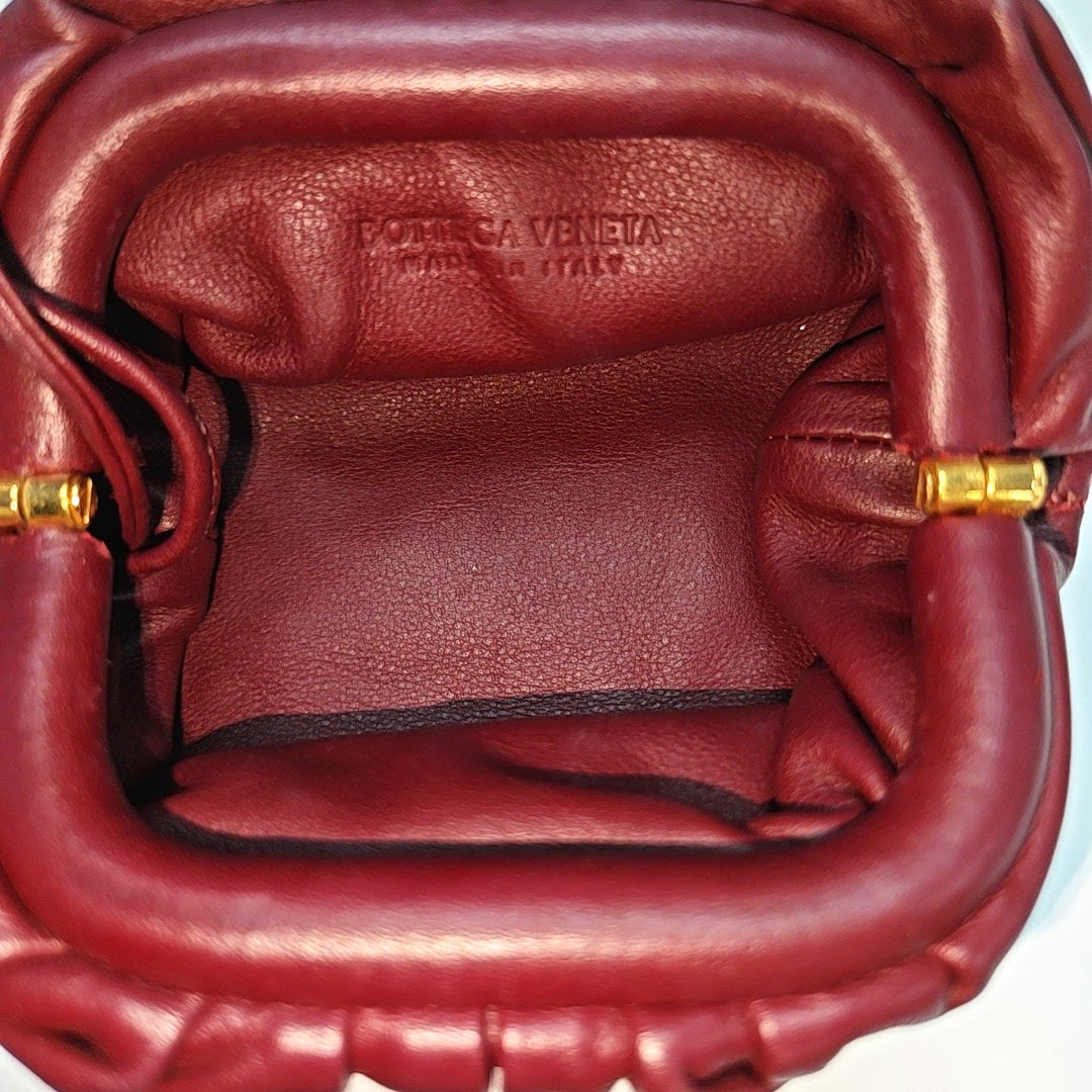 Authenticated pre-owned  The Pouch Calfskin Red - Shoulder Bag at Looply