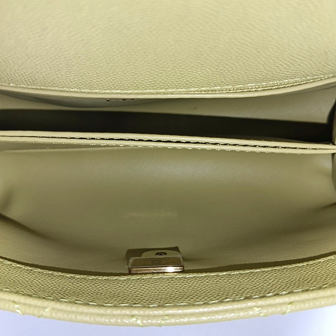 Authenticated pre-owned  COCO HANDLE Grained Calfskin Green - Shoulder Bag at Looply