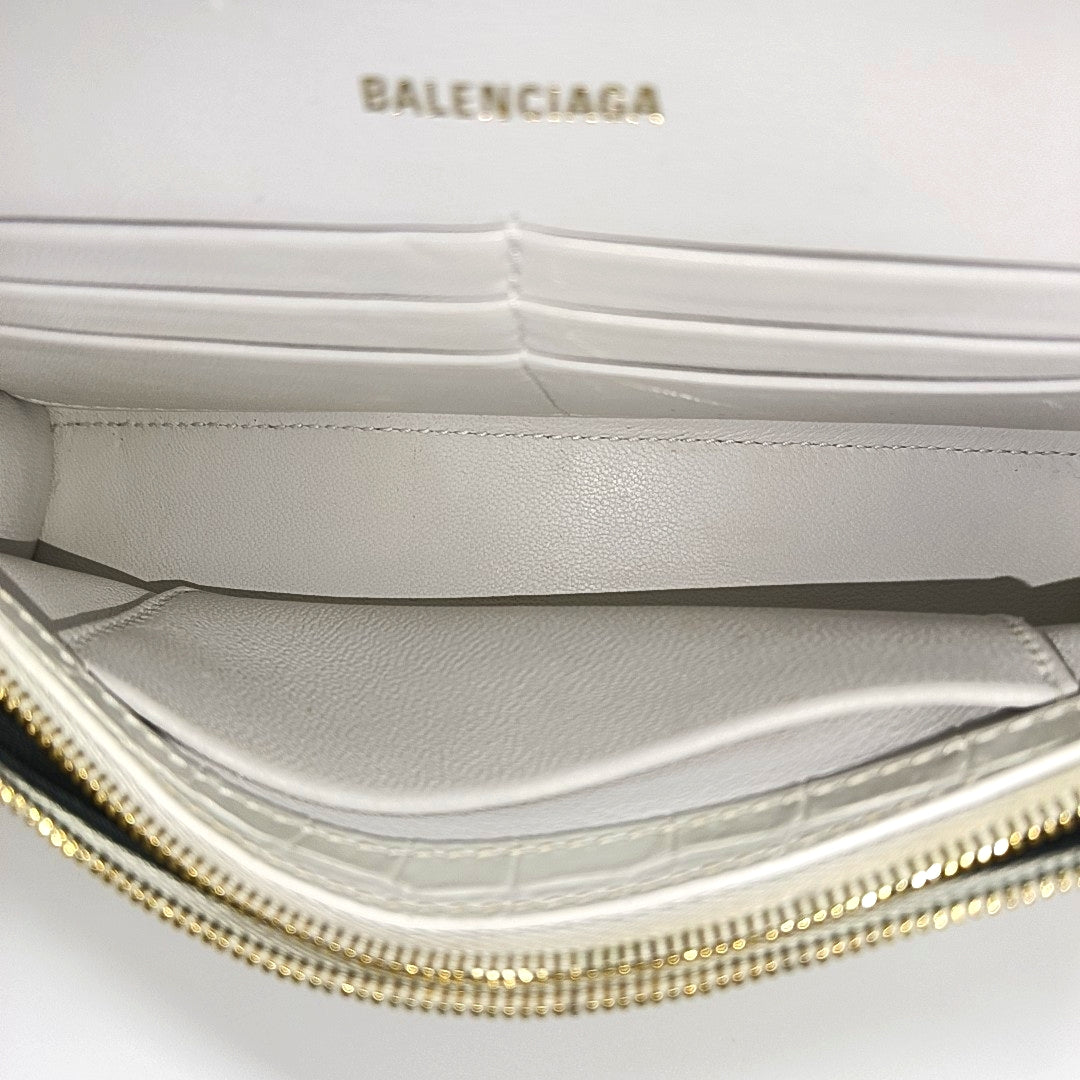 Hourglass Wallet On Chain Mini Calfskin White